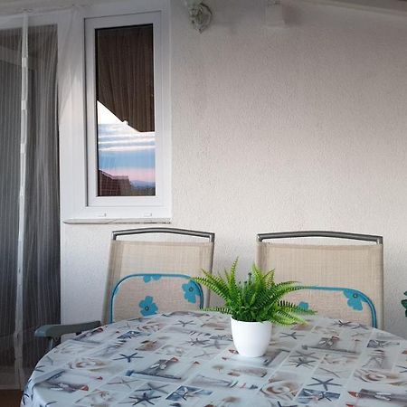 Apartman Dinka Punat Exterior photo